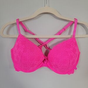 Lace Underwire Bra in Vibrant Pink